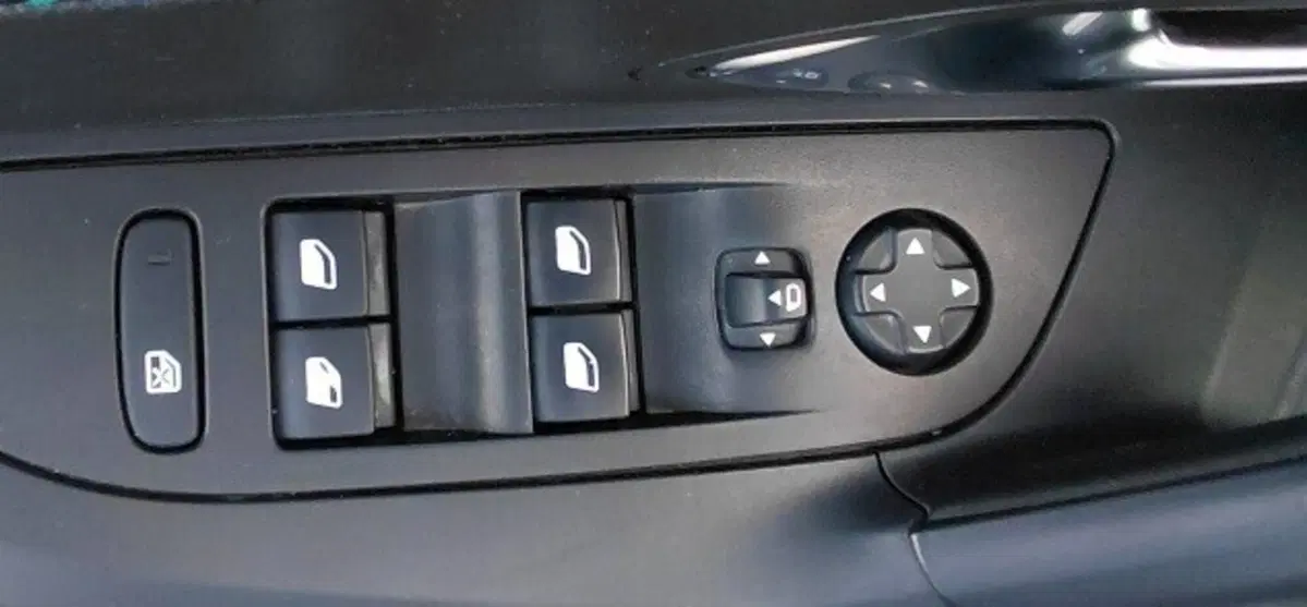 Peugeot 2008 usata a Cosenza (12)