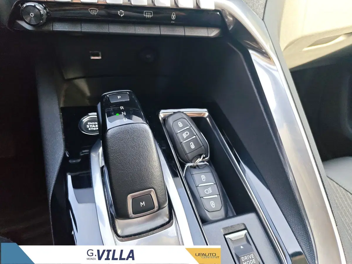 Peugeot 5008 usata a Milano (11)