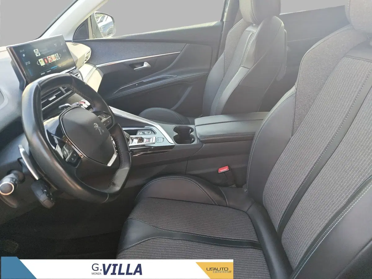 Peugeot 5008 usata a Milano (13)