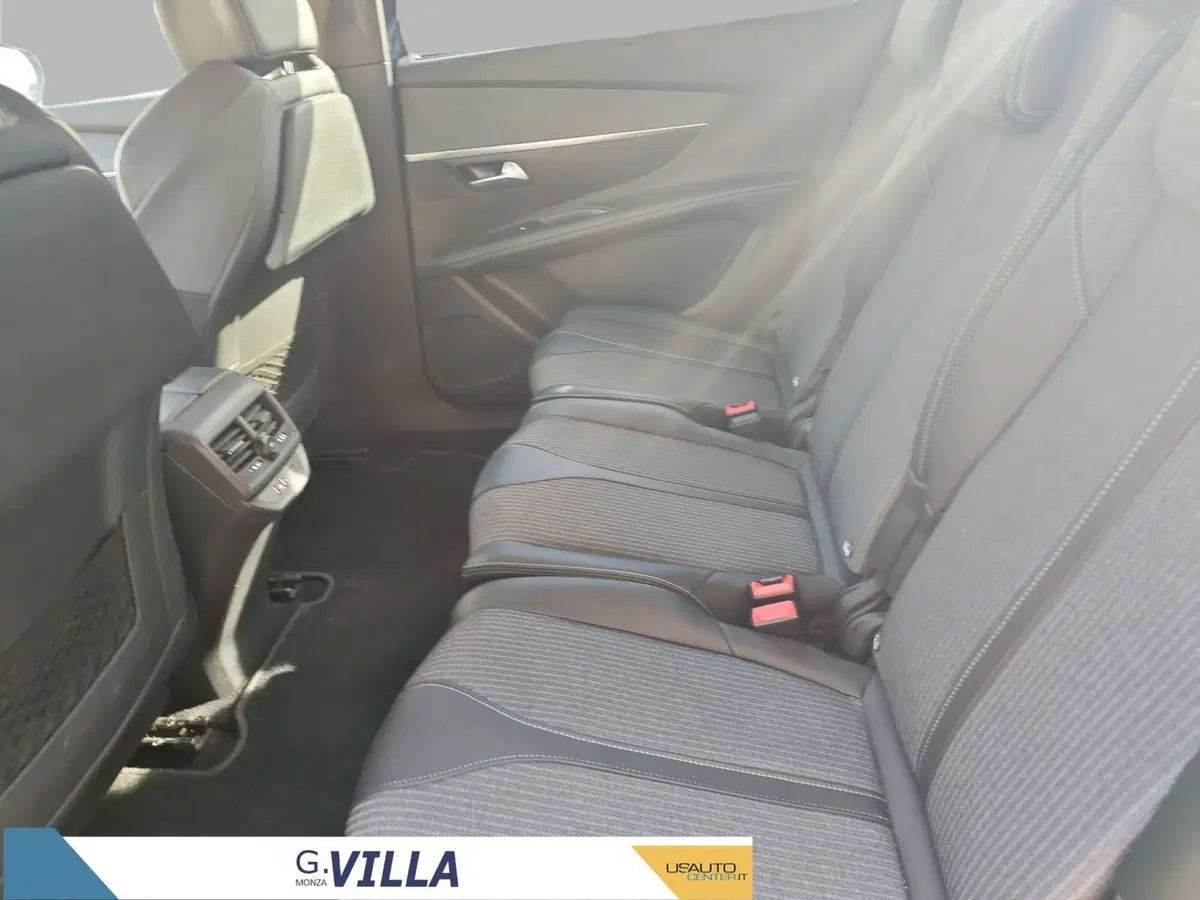 Peugeot 5008 usata a Milano (14)