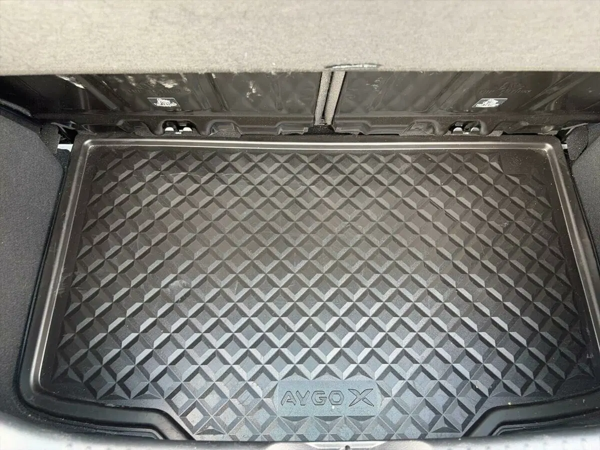 Toyota Aygo X usata a Lecco (6)
