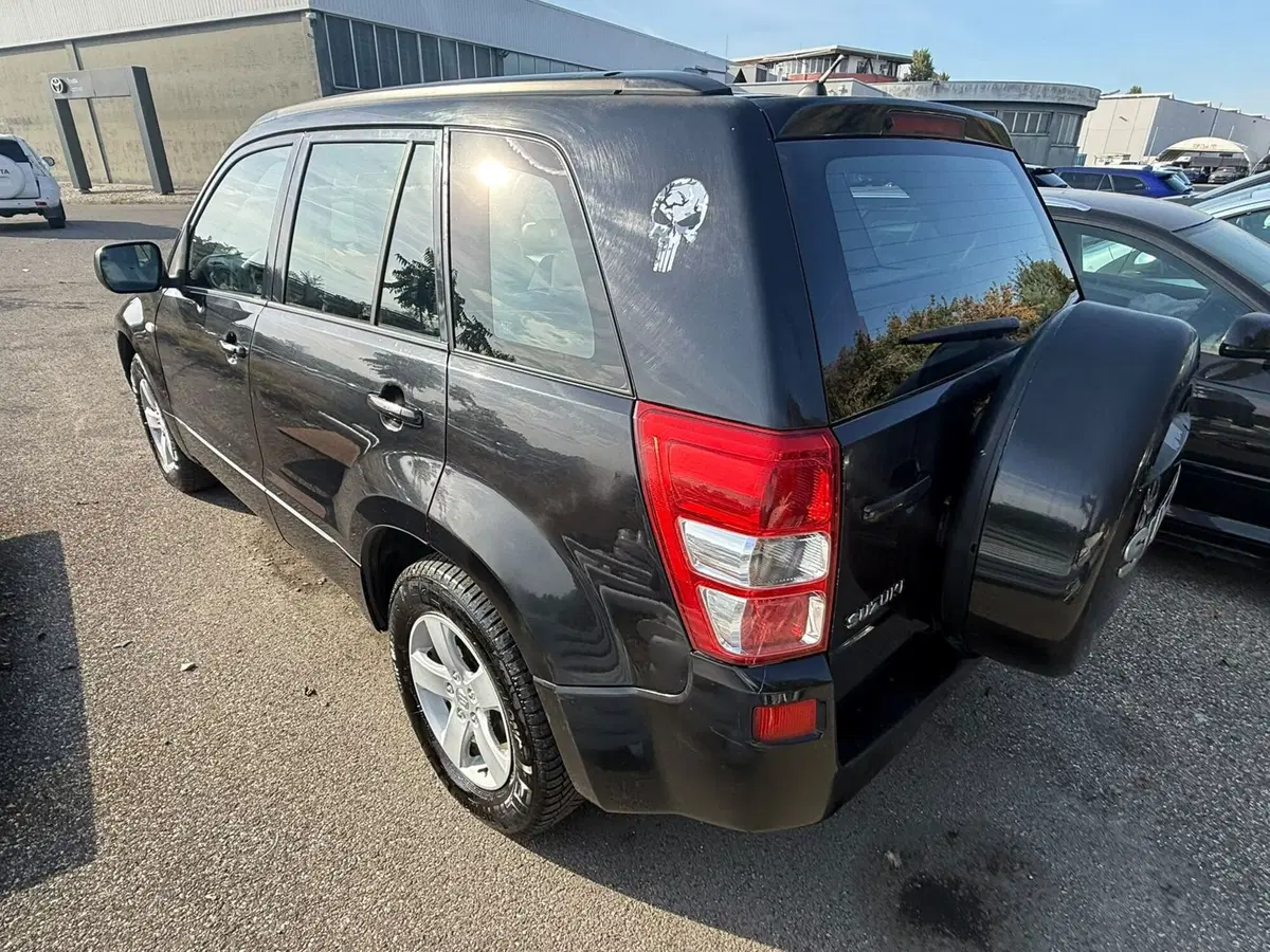 Suzuki Grand Vitara usata a Piacenza (2)
