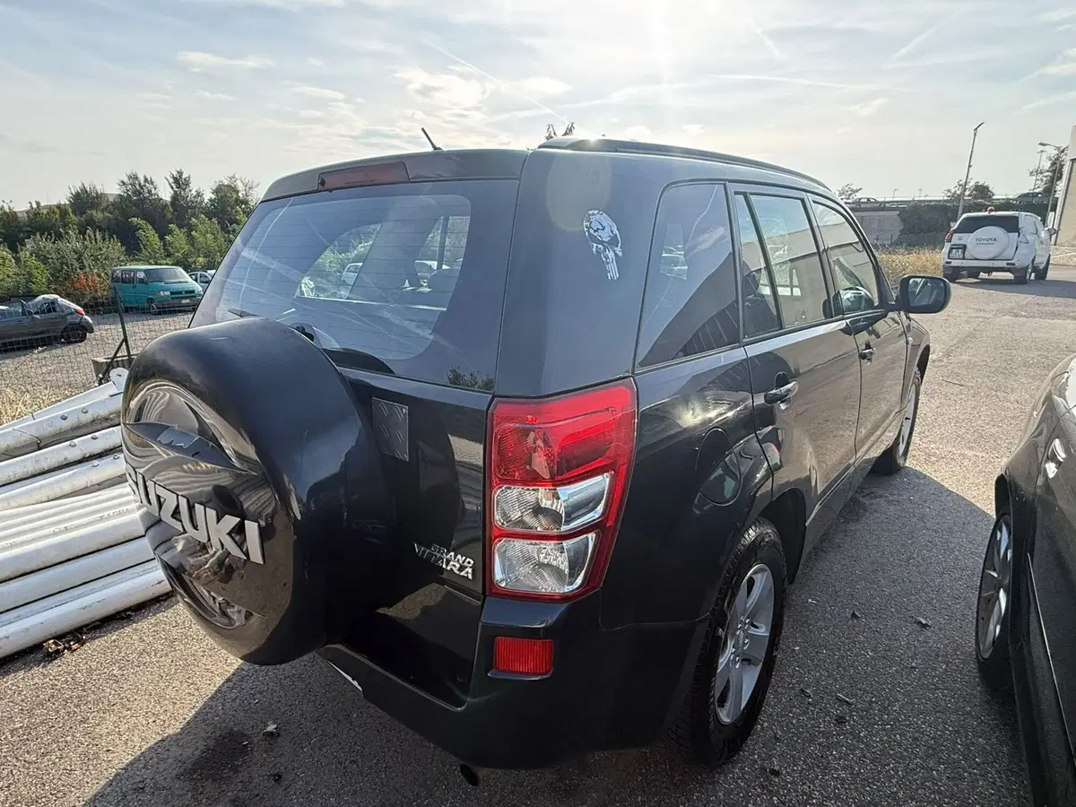 Suzuki Grand Vitara usata a Piacenza (3)