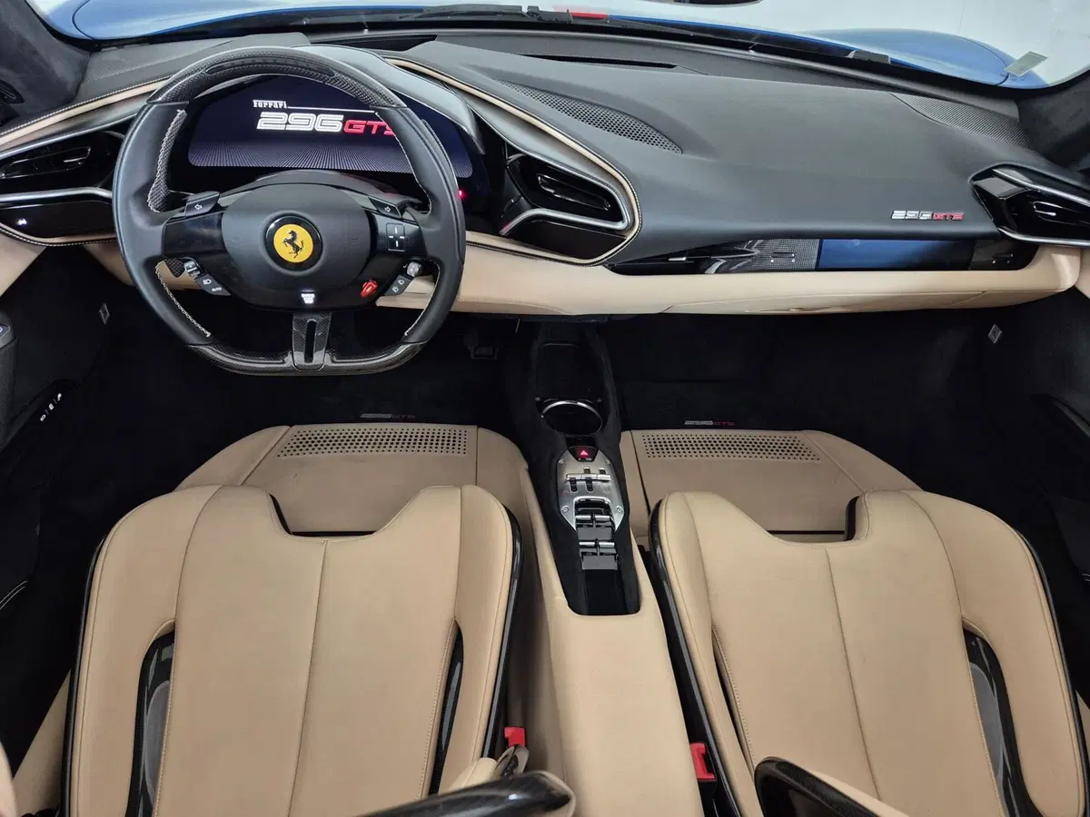 Ferrari 296 Spider usata a Torino (8)
