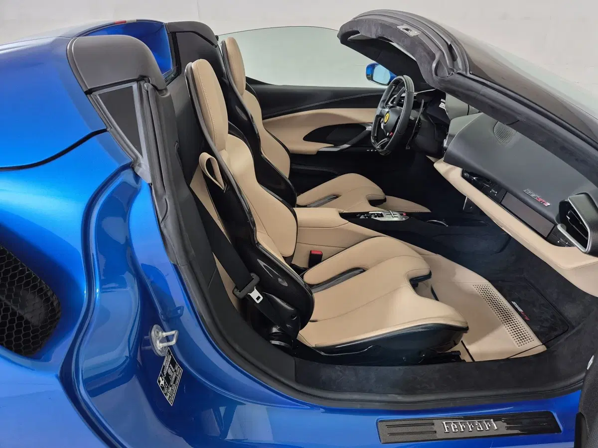Ferrari 296 Spider usata a Torino (9)