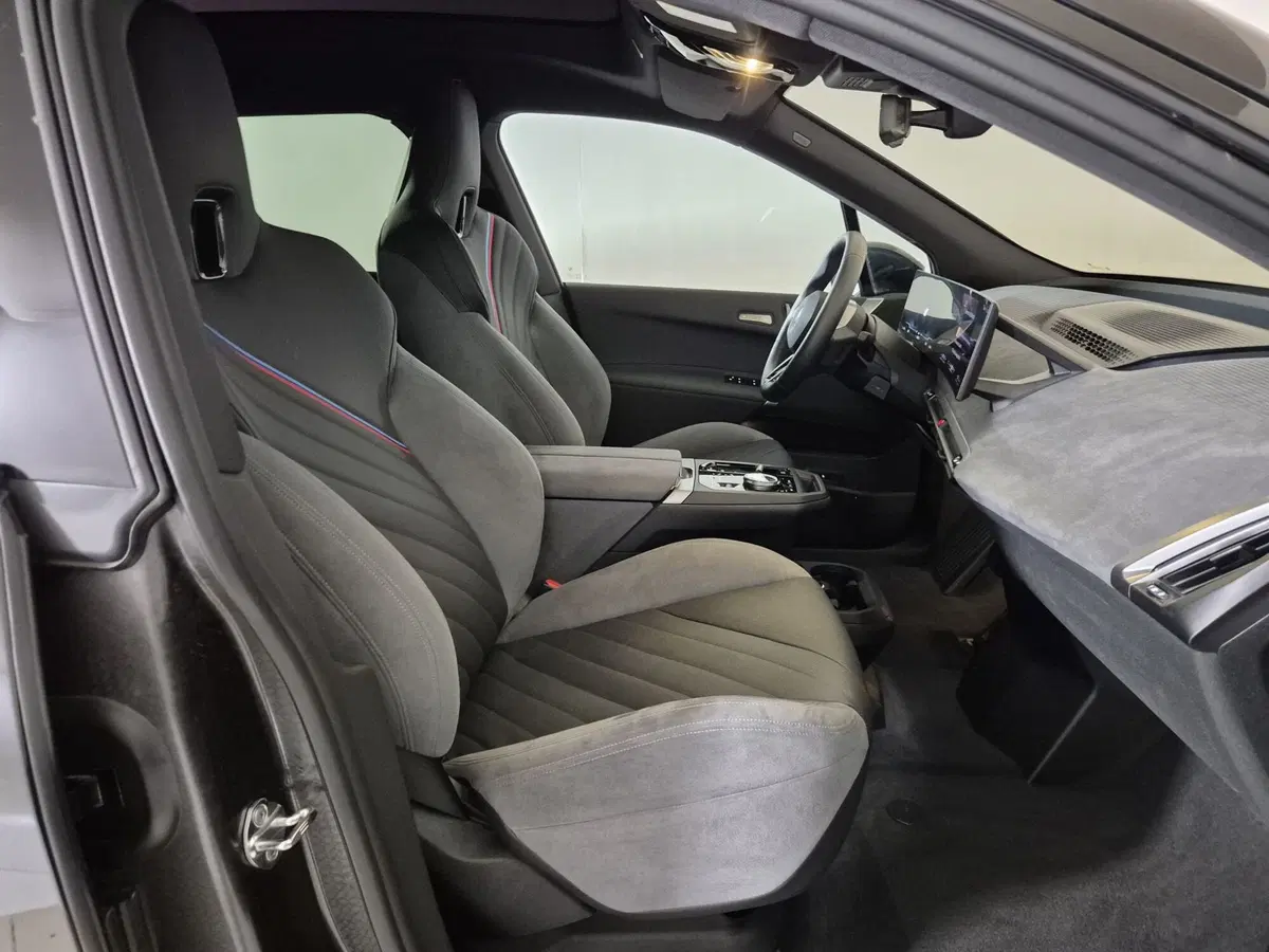 BMW iX usata a Torino (11)