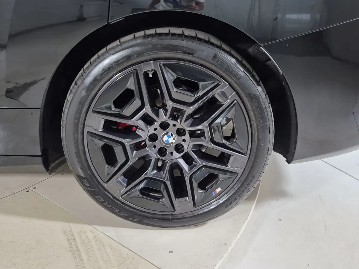 BMW iX usata a Torino (15)