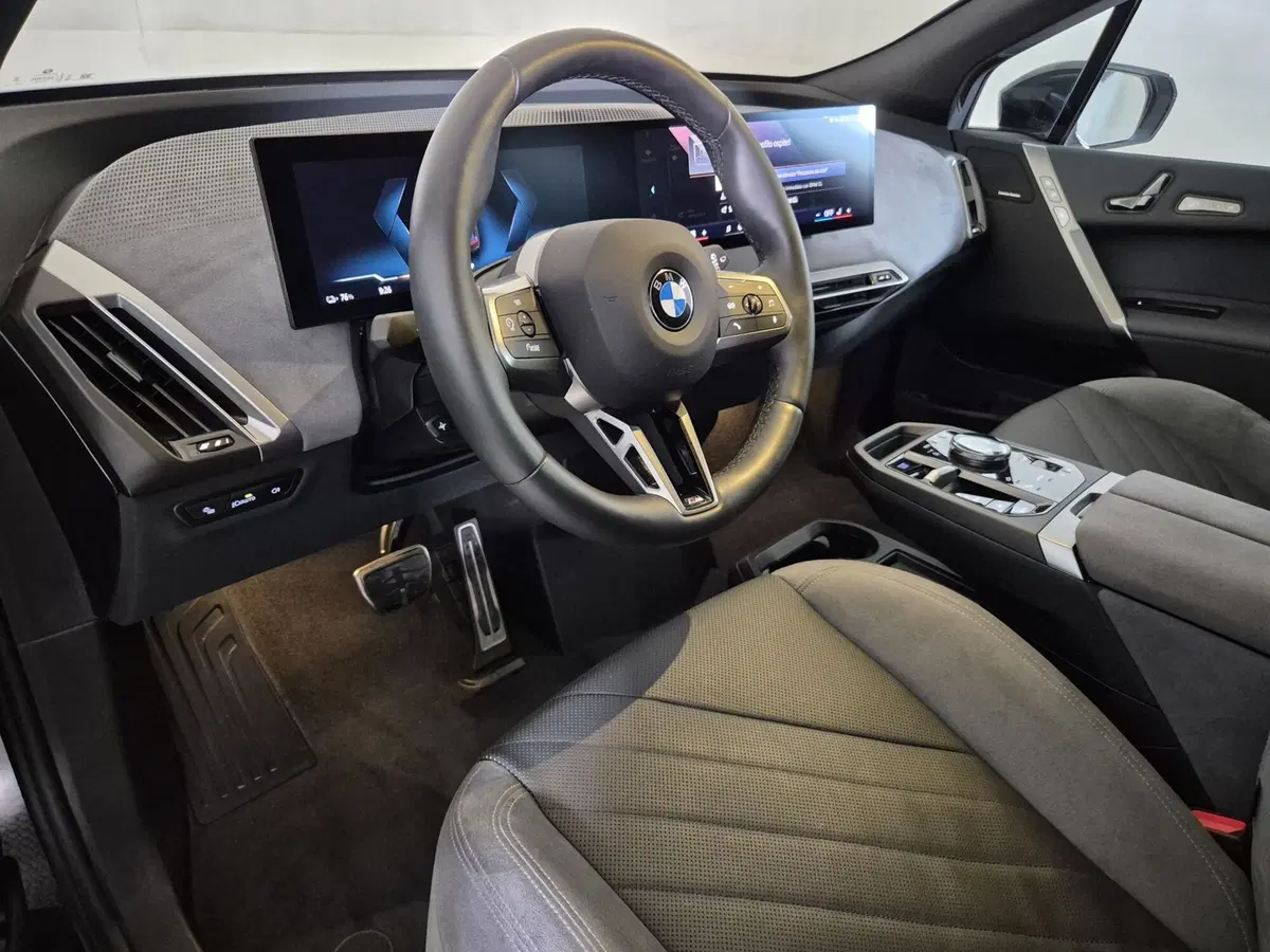BMW iX usata a Torino (7)