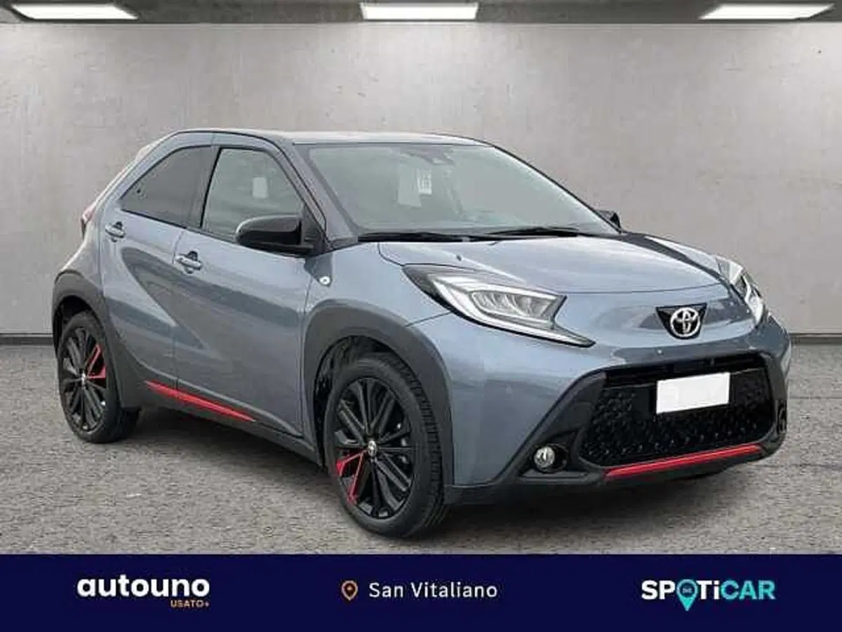 Toyota Aygo X nuova a Napoli (7)