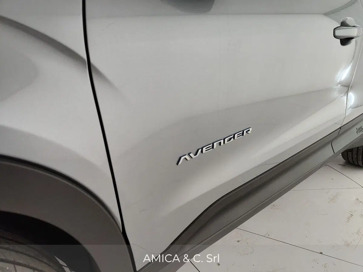 Jeep Avenger usata a Caserta (13)