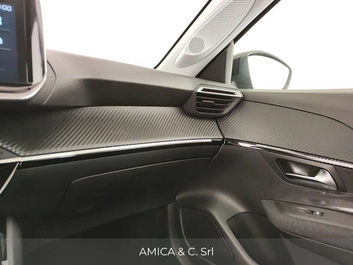 Peugeot 208 nuova a Caserta (18)