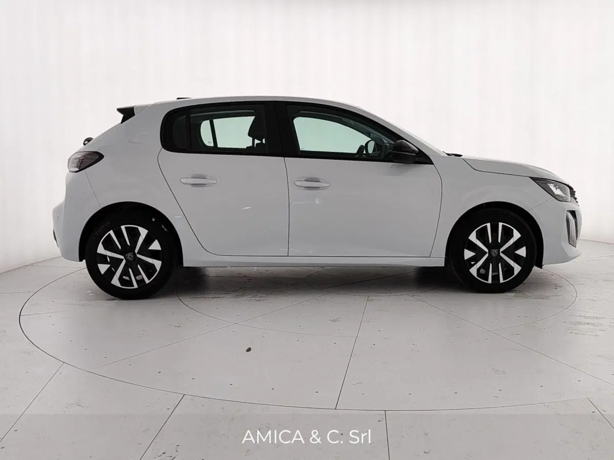 Peugeot 208 nuova a Caserta (8)