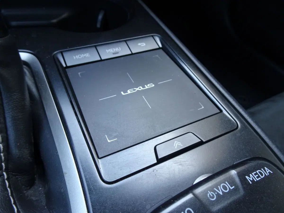 Lexus UX usata a Venezia (14)