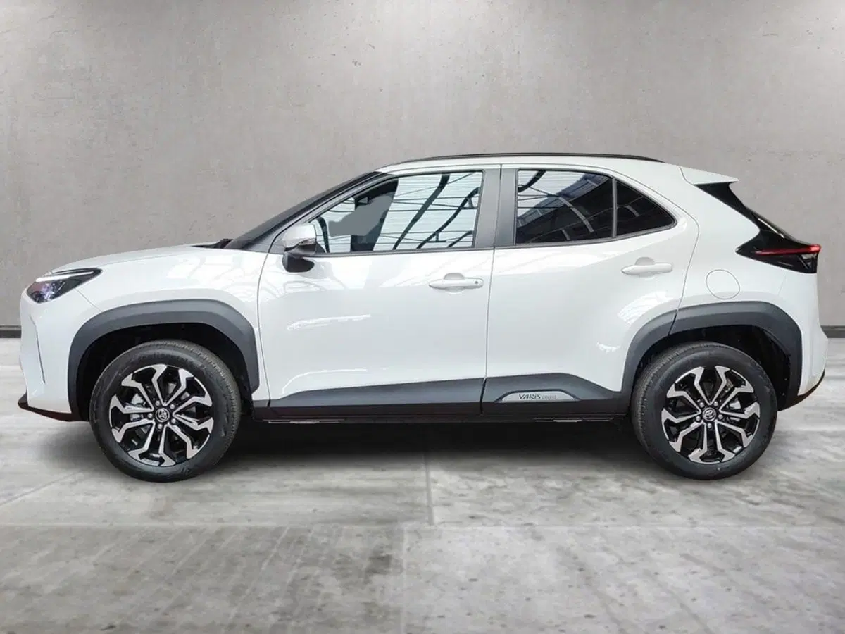 Toyota Yaris Cross nuova a Milano (2)