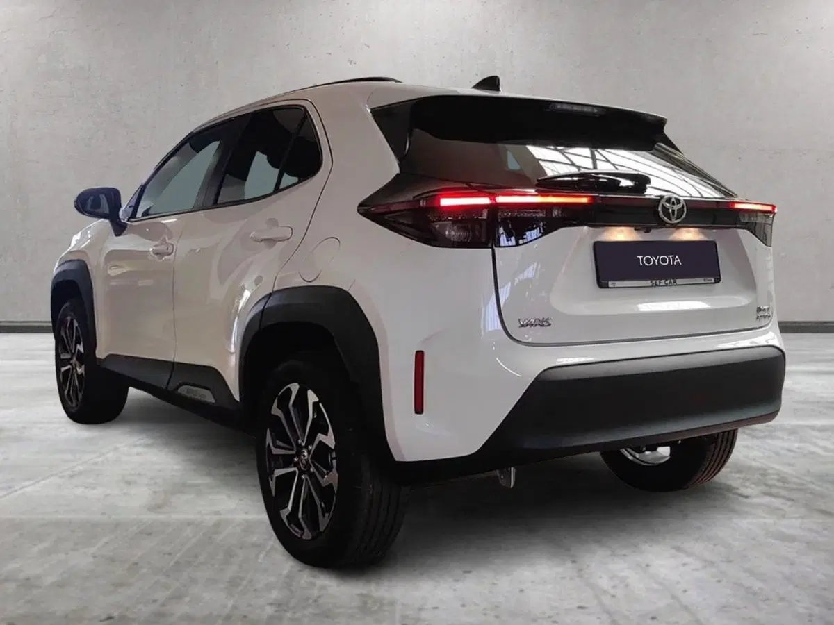 Toyota Yaris Cross nuova a Milano (4)