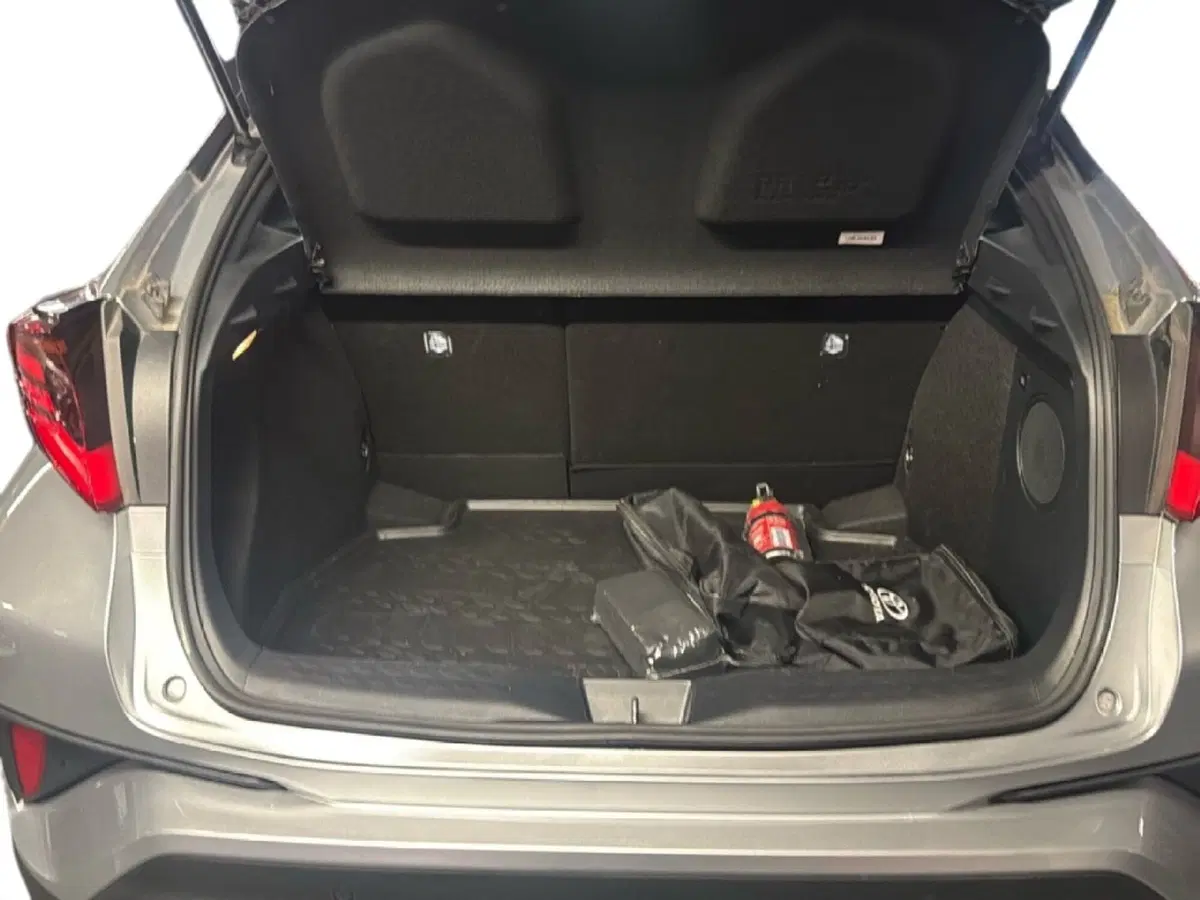 Toyota Toyota C-HR usata a Milano (10)