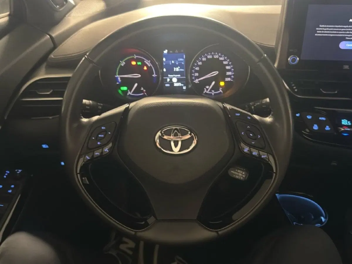 Toyota Toyota C-HR usata a Milano (11)
