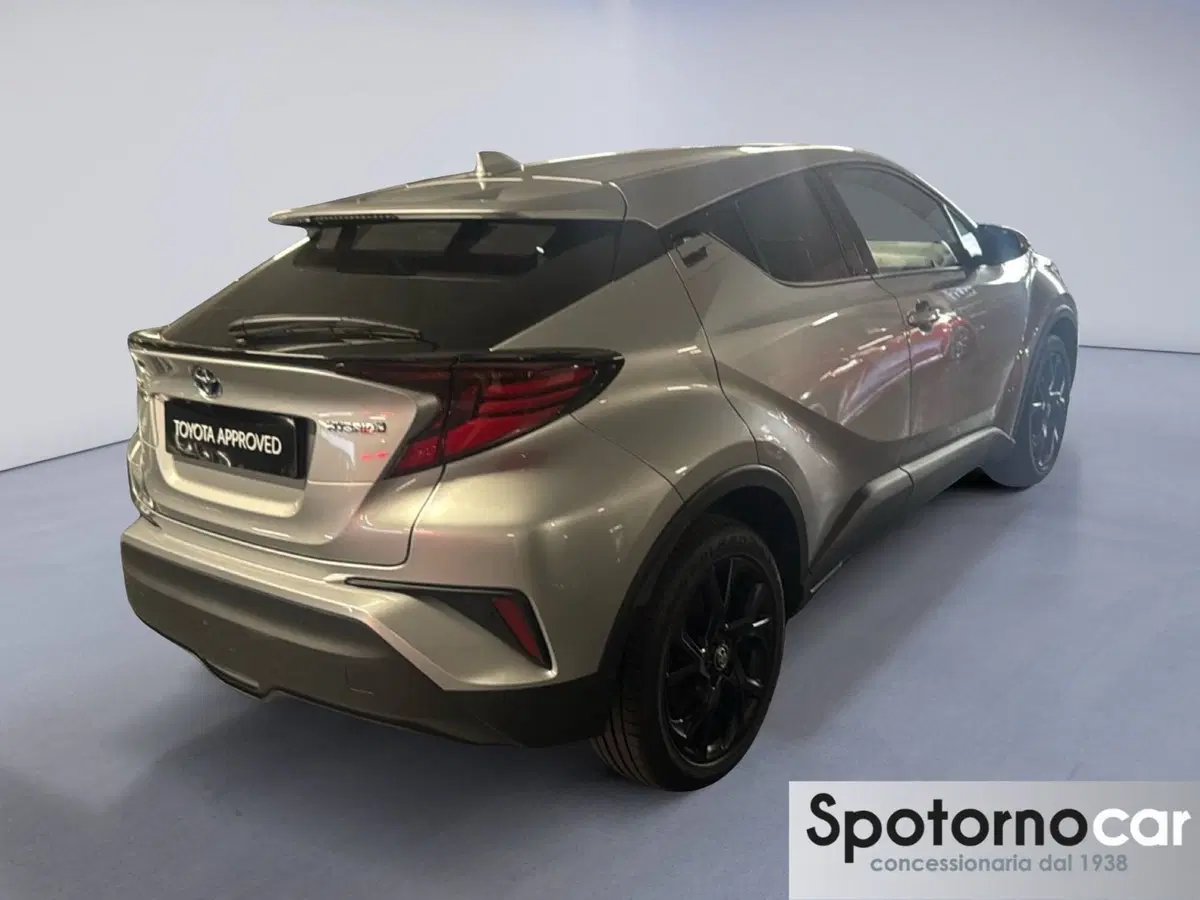 Toyota Toyota C-HR usata a Milano (6)