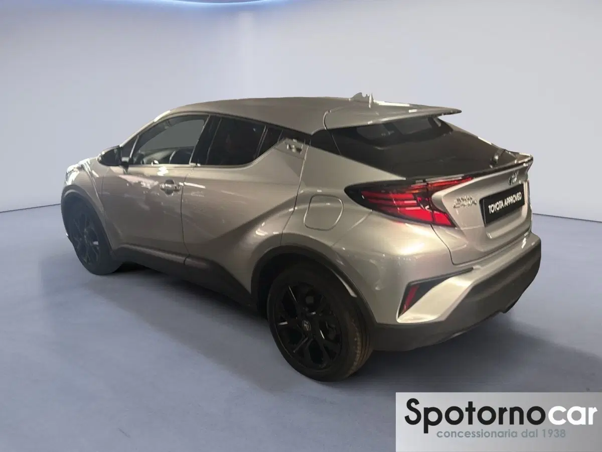 Toyota Toyota C-HR usata a Milano (7)