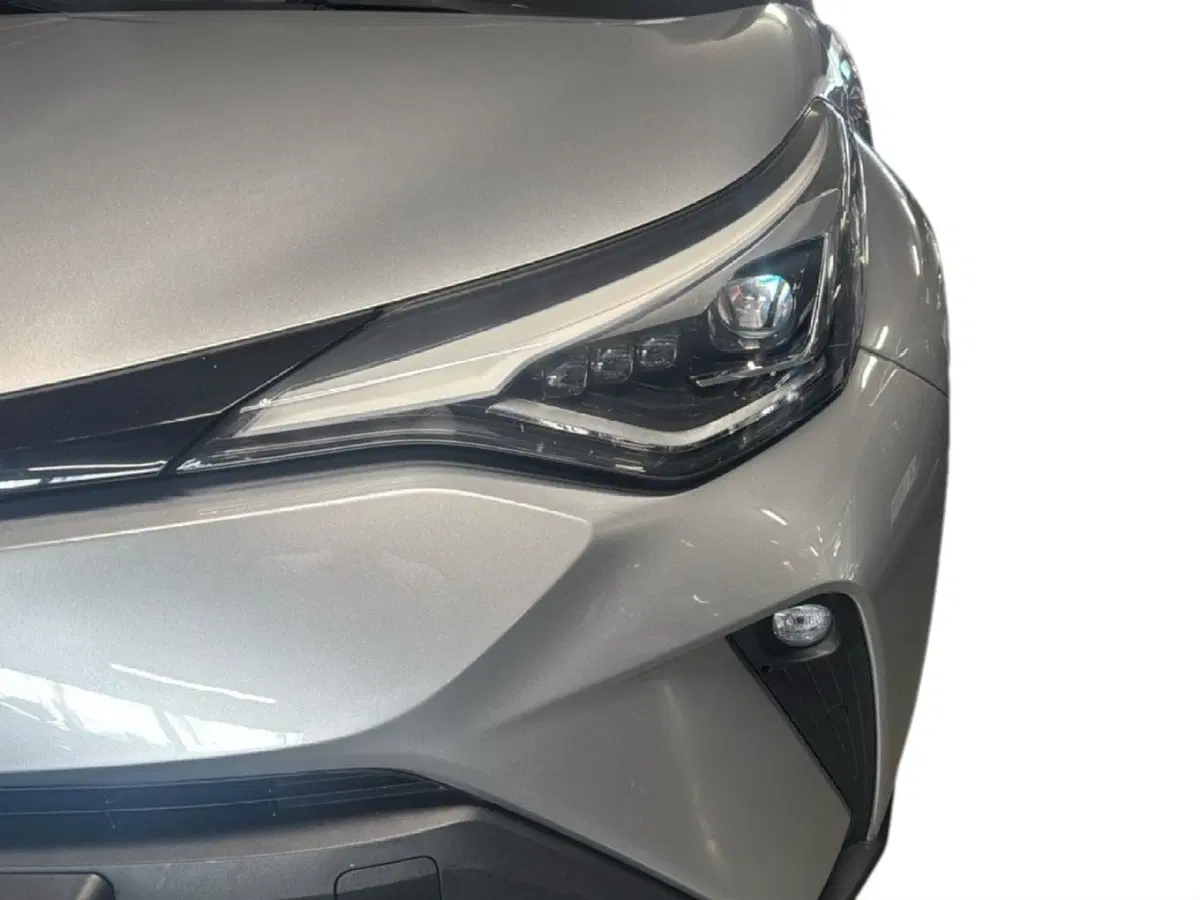 Toyota Toyota C-HR usata a Milano (8)