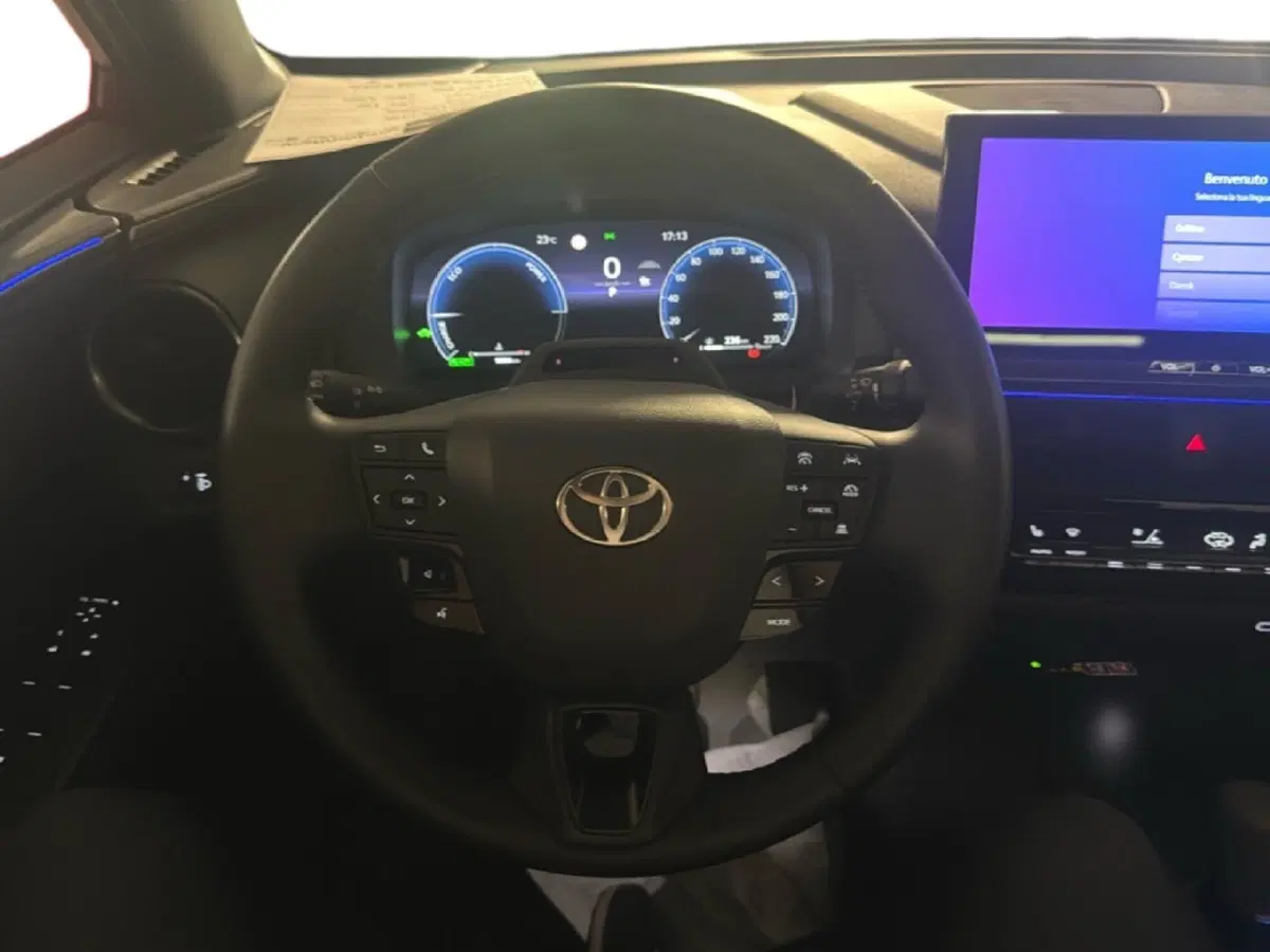 Toyota Toyota C-HR usata a Milano (11)