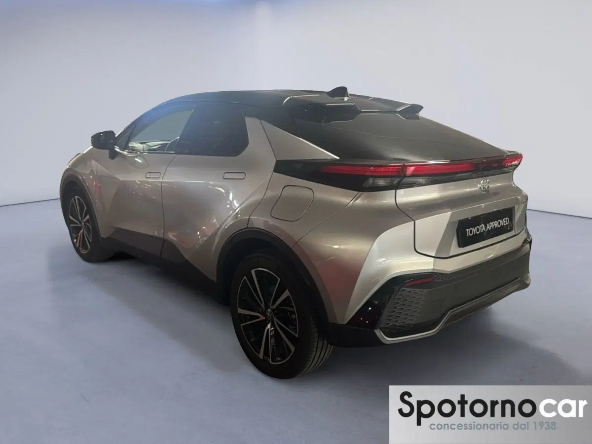 Toyota Toyota C-HR usata a Milano (5)