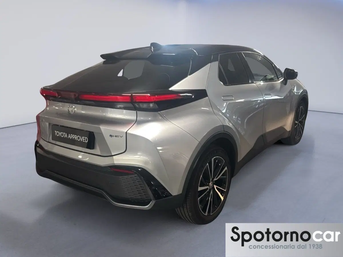 Toyota Toyota C-HR usata a Milano (7)