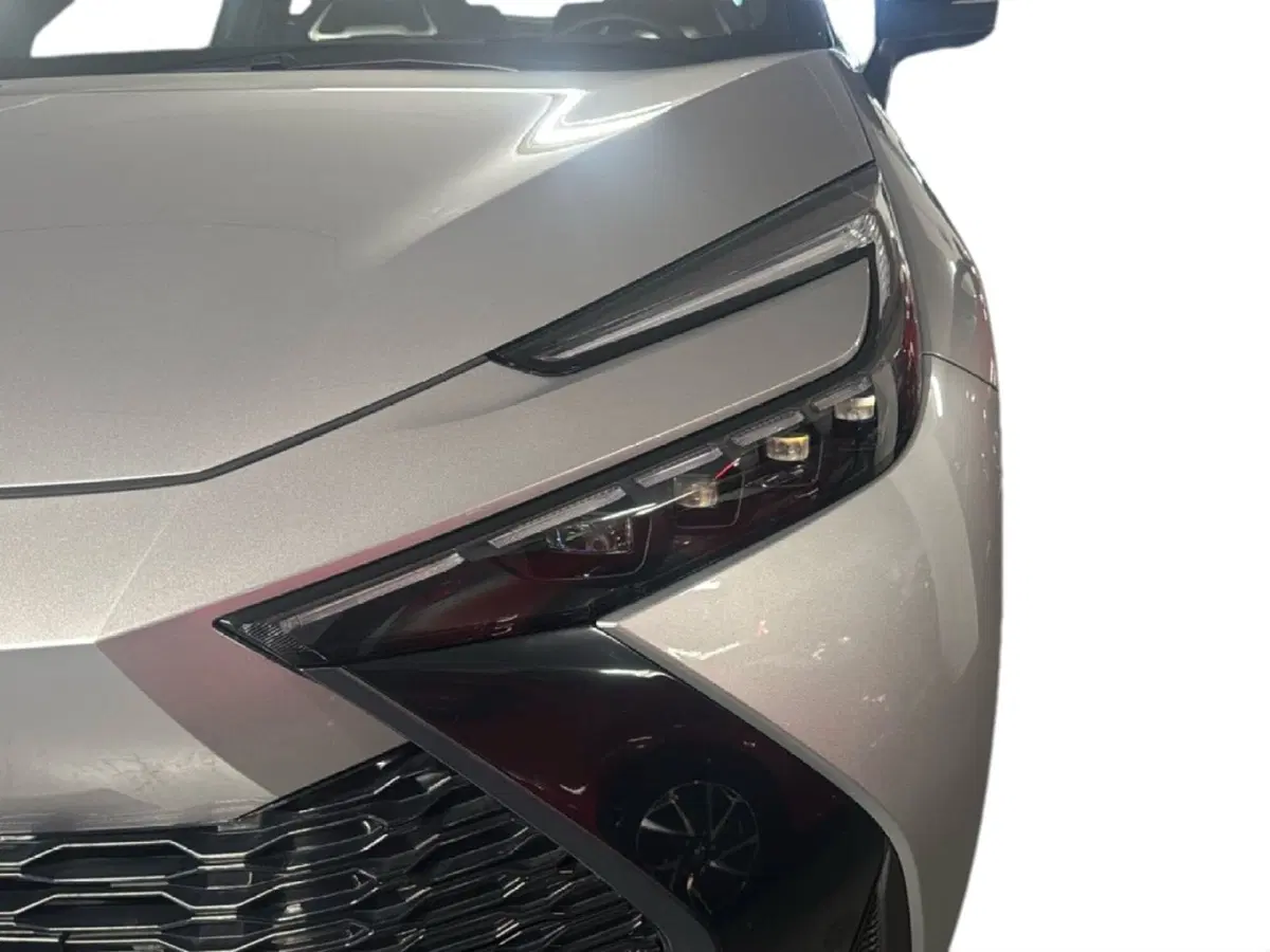 Toyota Toyota C-HR usata a Milano (8)