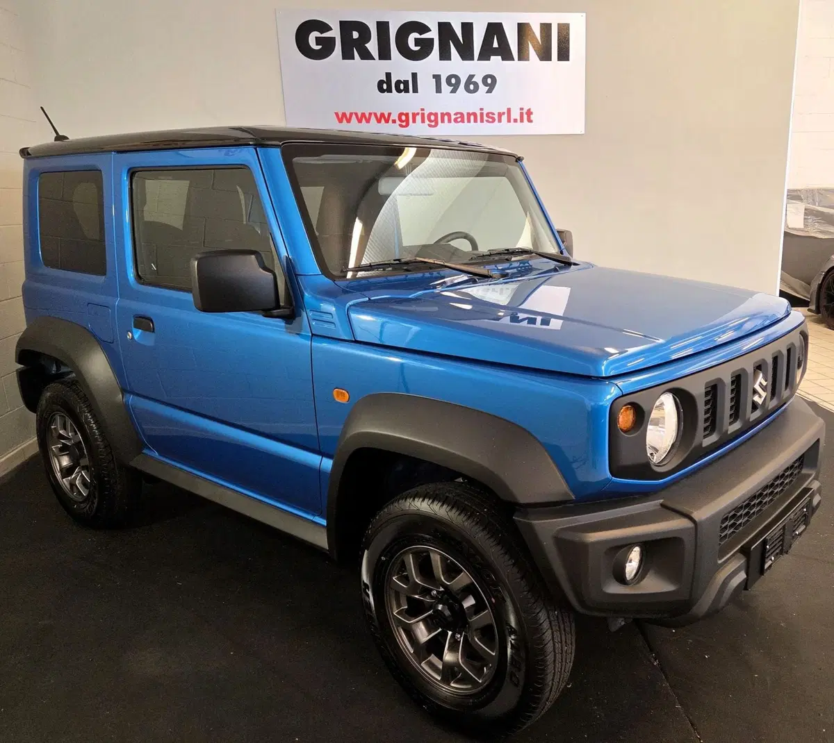 Suzuki Jimny nuova a Pavia (16)