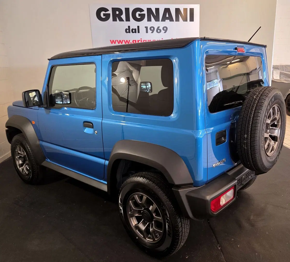 Suzuki Jimny nuova a Pavia (17)