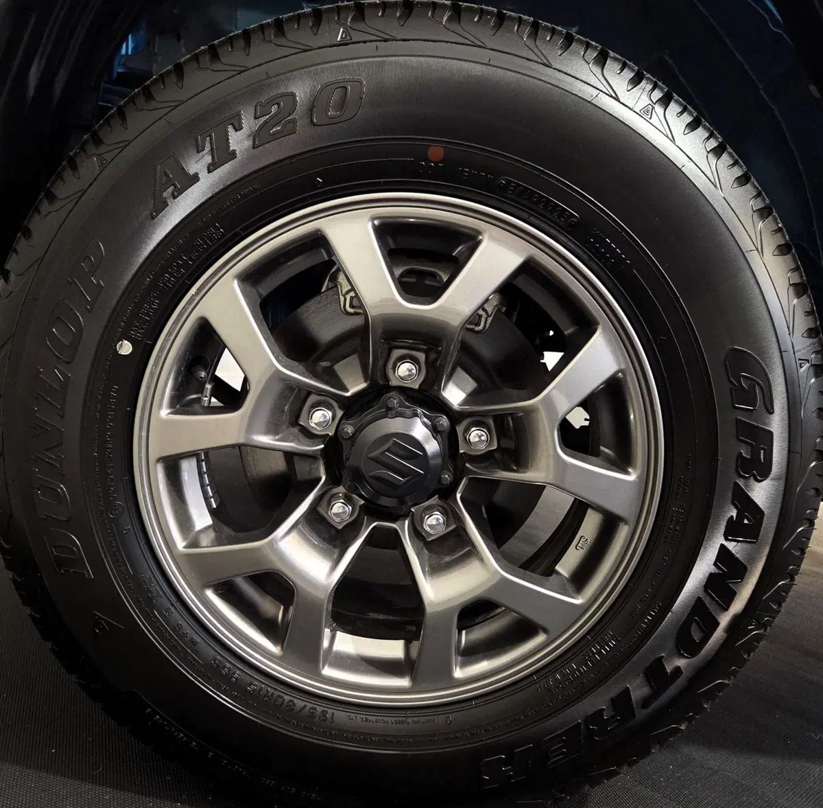 Suzuki Jimny nuova a Pavia (5)