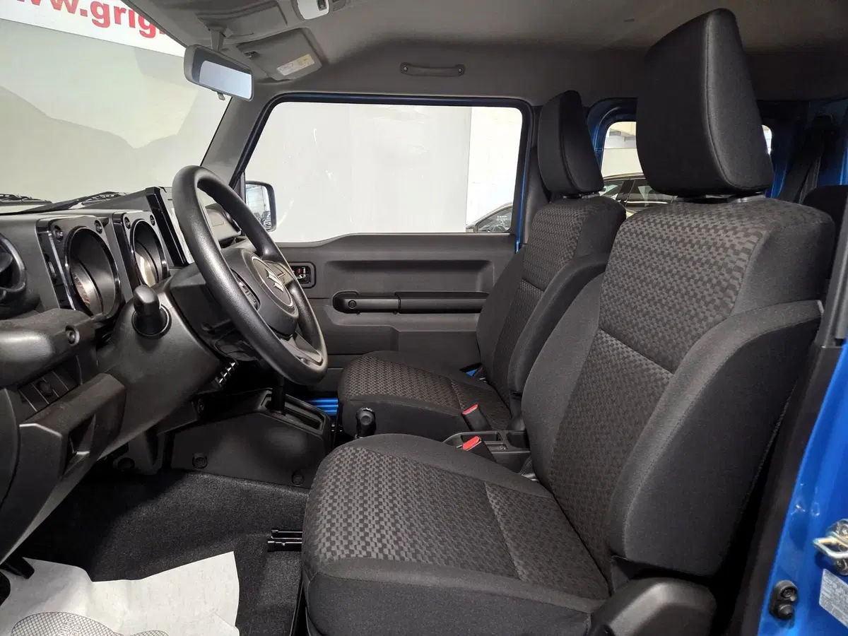 Suzuki Jimny nuova a Pavia (6)