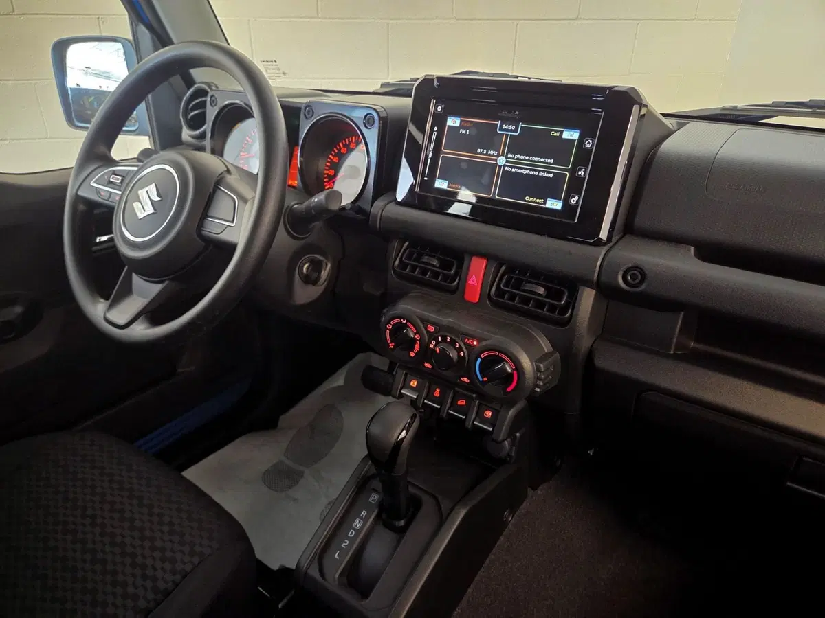 Suzuki Jimny nuova a Pavia (8)