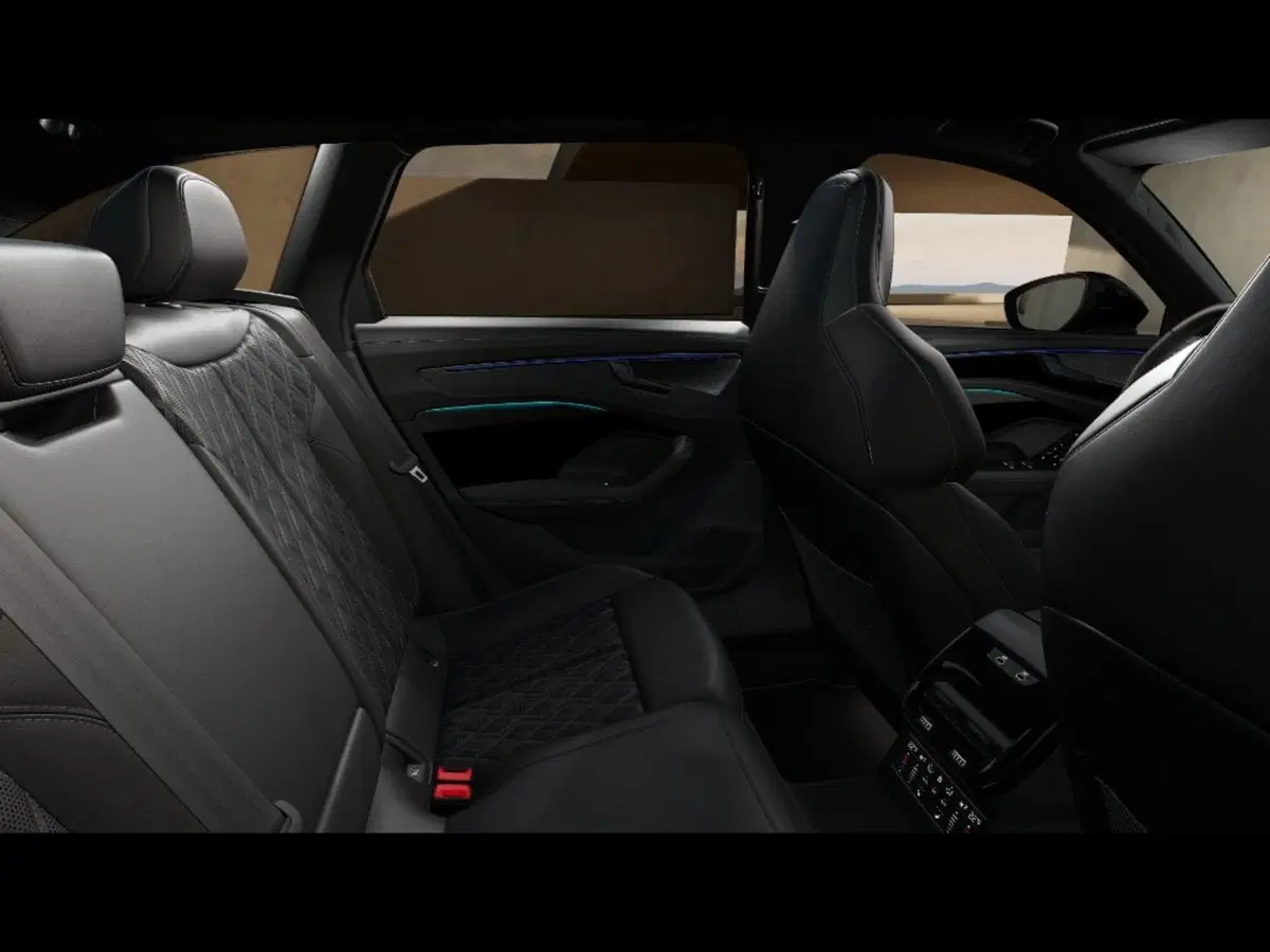 Audi A6 Avant nuova a Pisa (11)