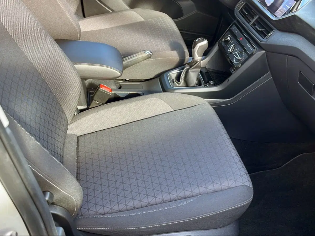 Volkswagen T-Cross usata a Livorno (13)