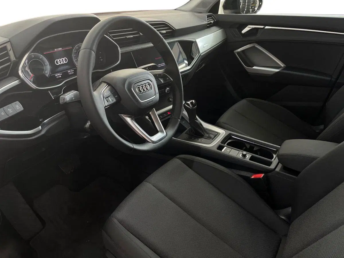Audi Q3 usata a Bari (10)