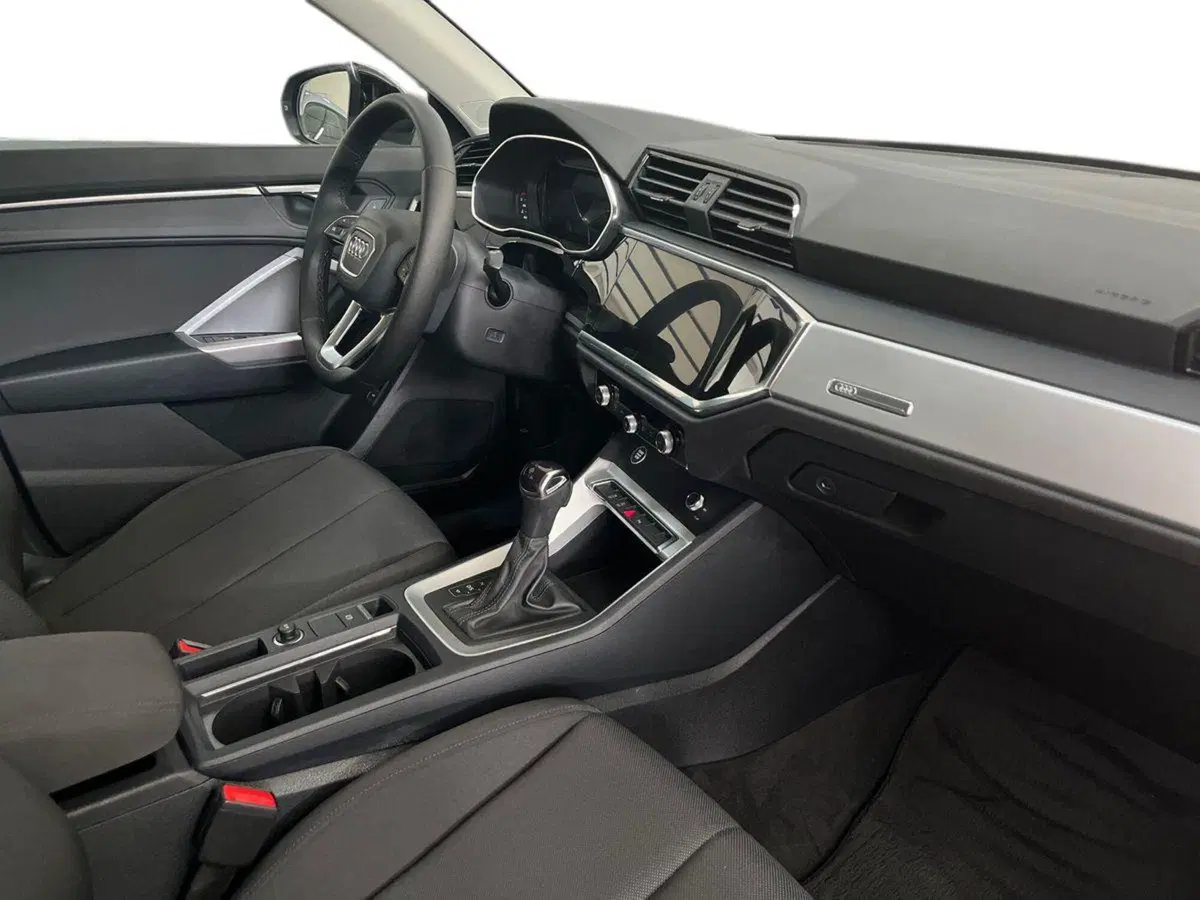 Audi Q3 usata a Bari (9)