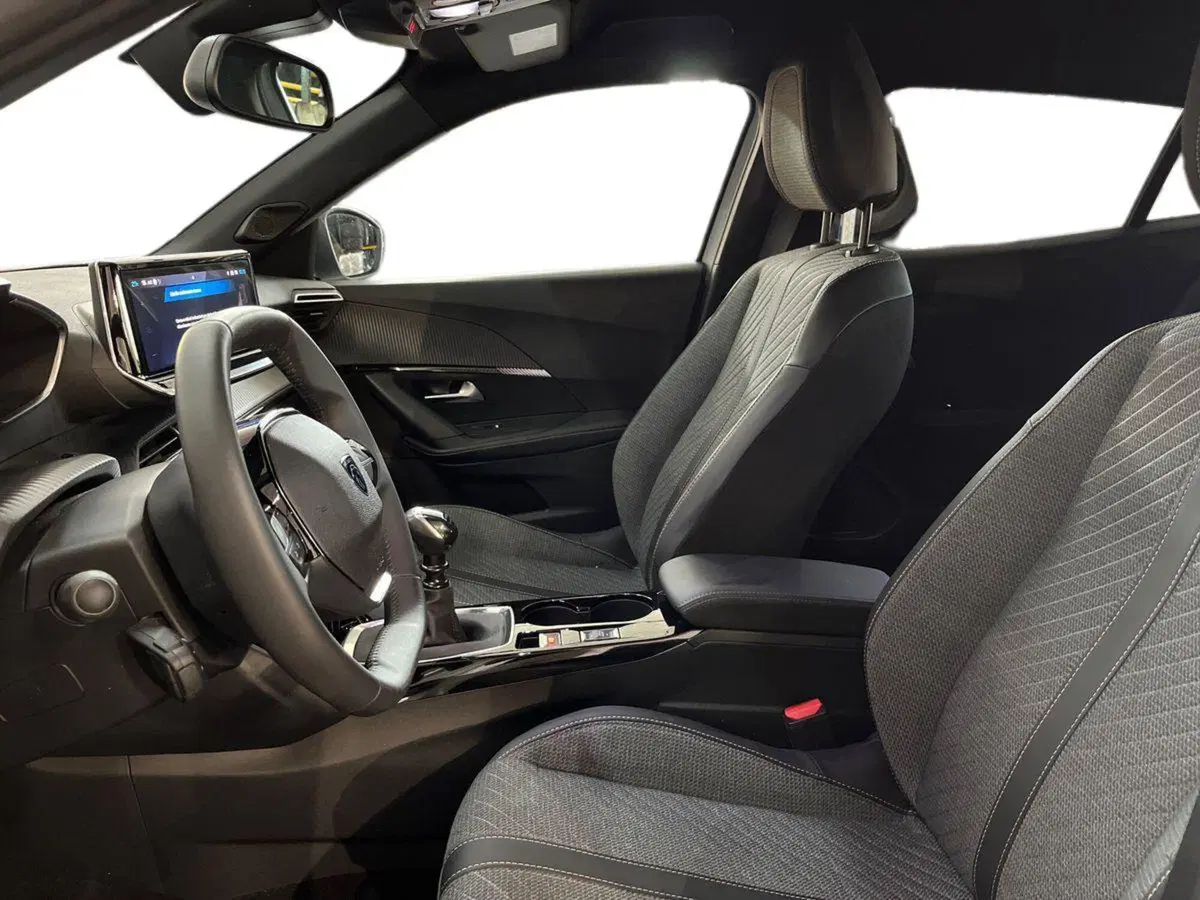 Peugeot 2008 usata a Bari (7)