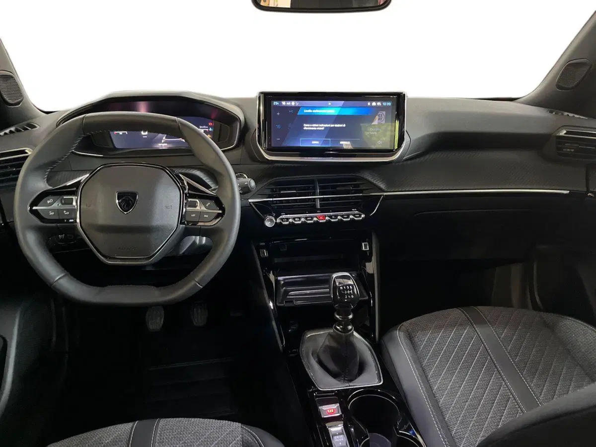 Peugeot 2008 usata a Bari (8)