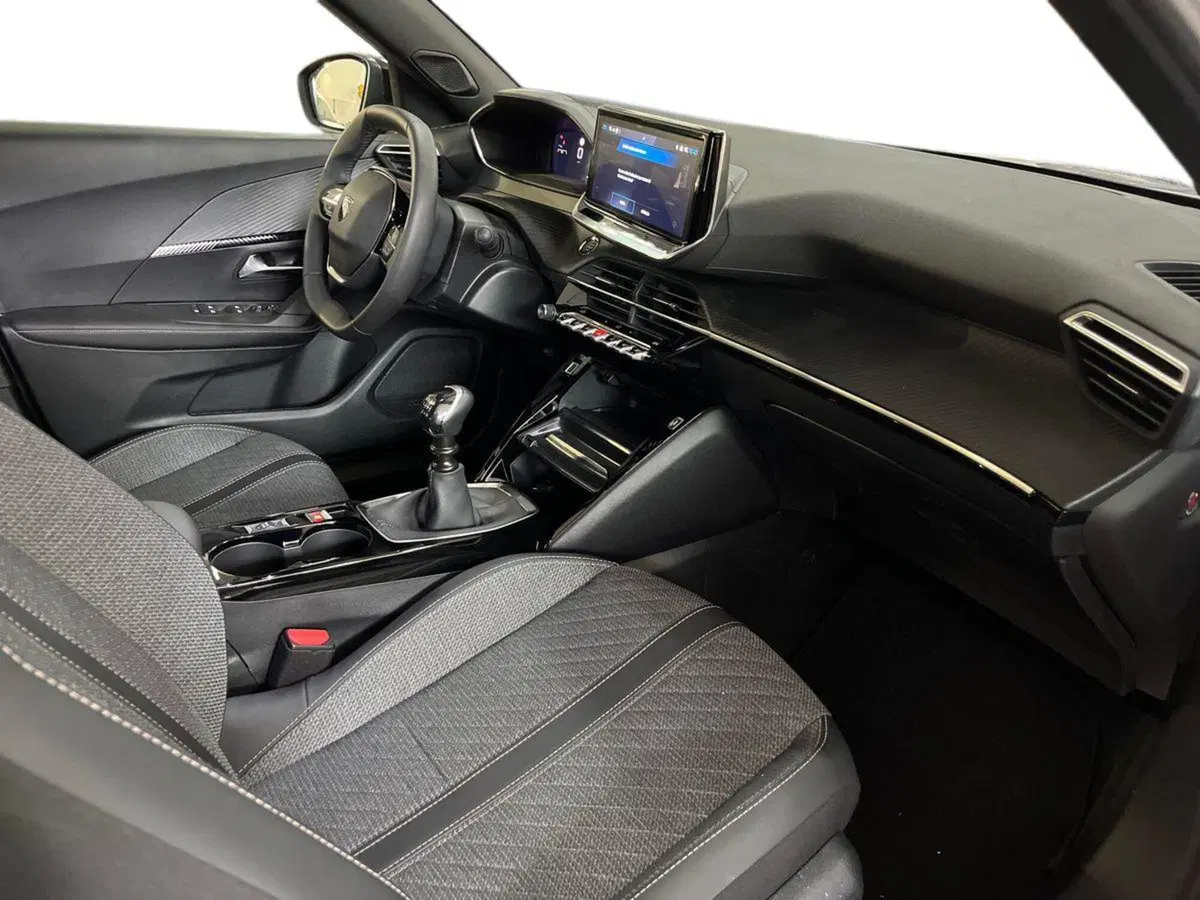 Peugeot 2008 usata a Bari (9)