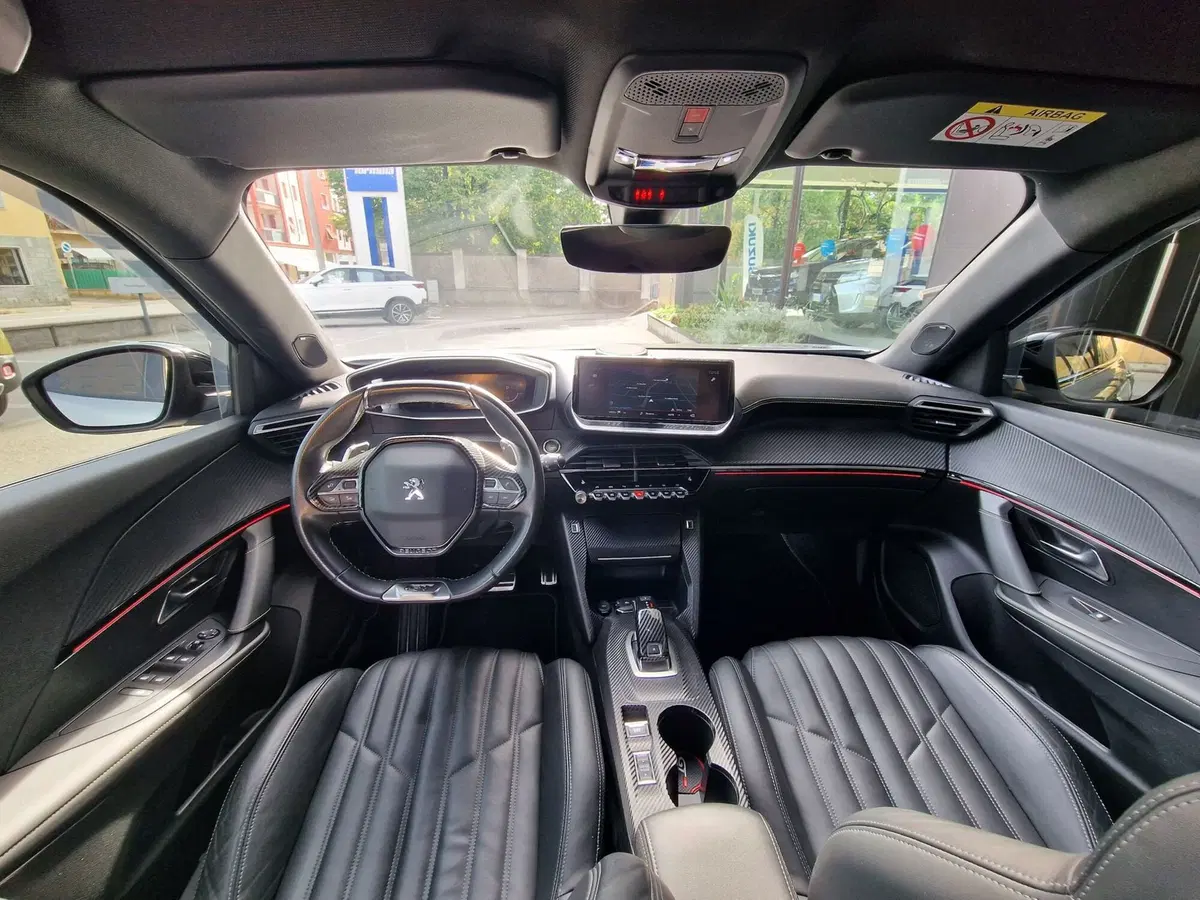Peugeot 2008 usata a Milano (8)
