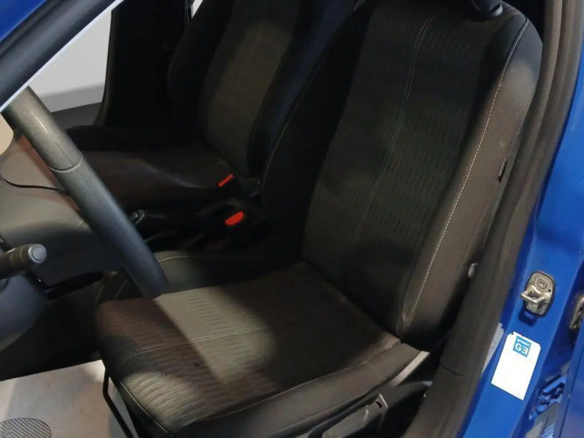 Opel Corsa usata a Genova (9)