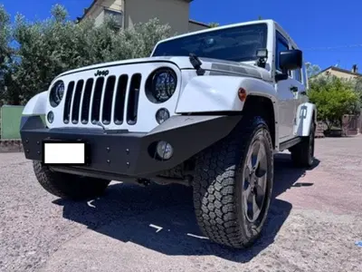 Jeep Wrangler Unlimited 2.8 CRD DPF Sahara Auto del 2017 usata a Rende