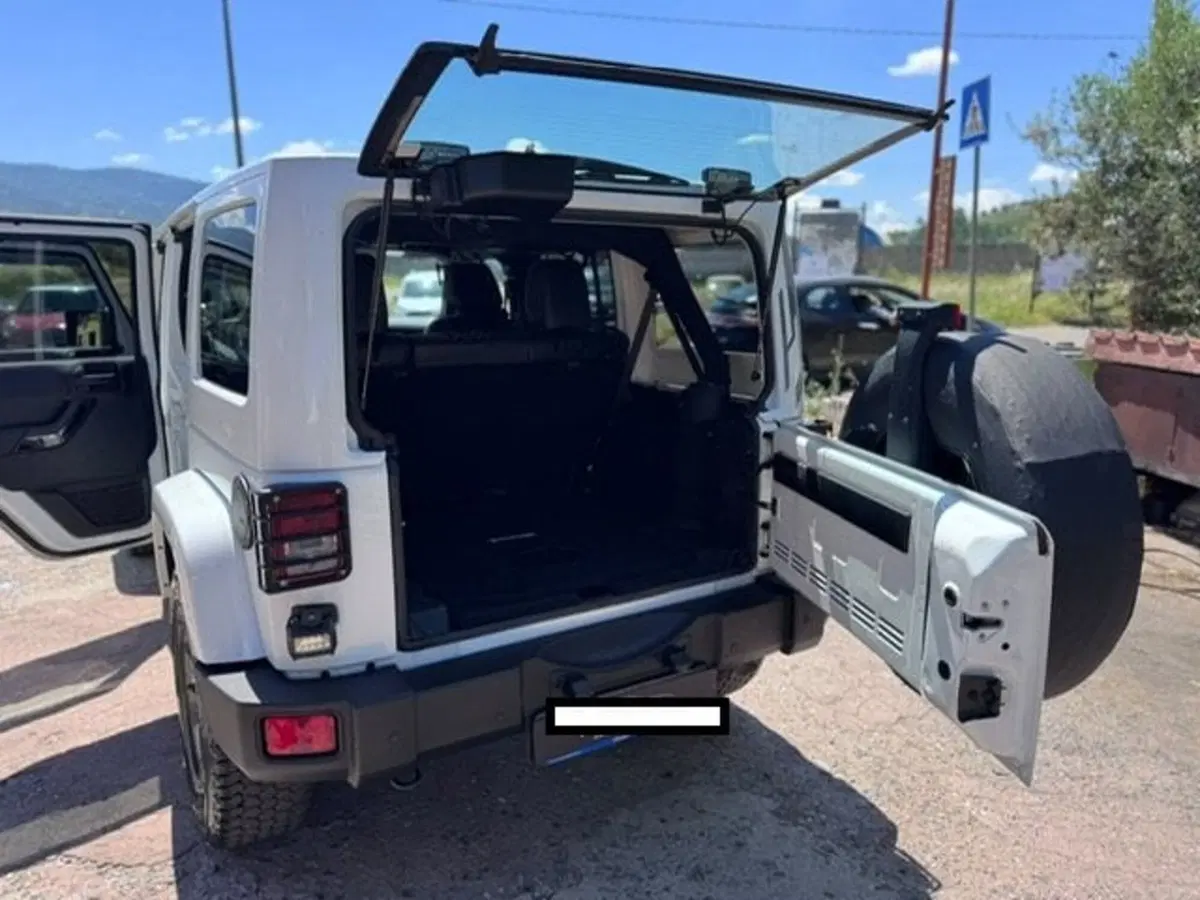 Jeep Wrangler Unlimited usata a Cosenza (16)
