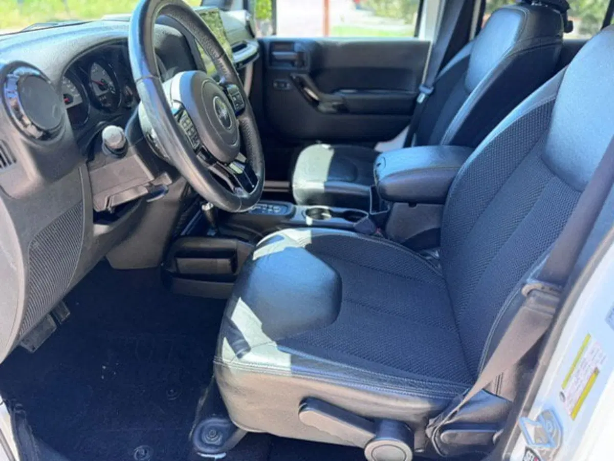 Jeep Wrangler Unlimited usata a Cosenza (18)