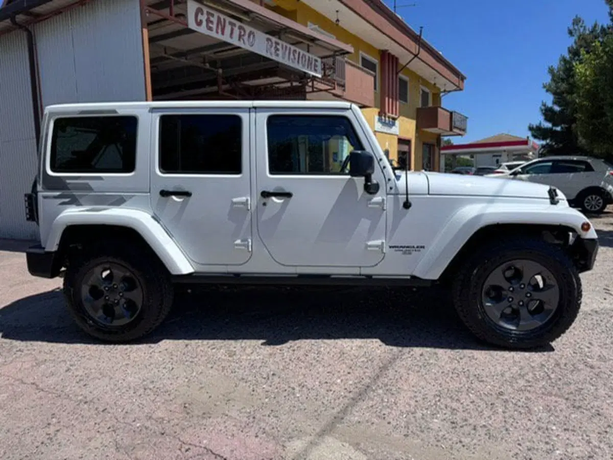 Jeep Wrangler Unlimited usata a Cosenza (5)