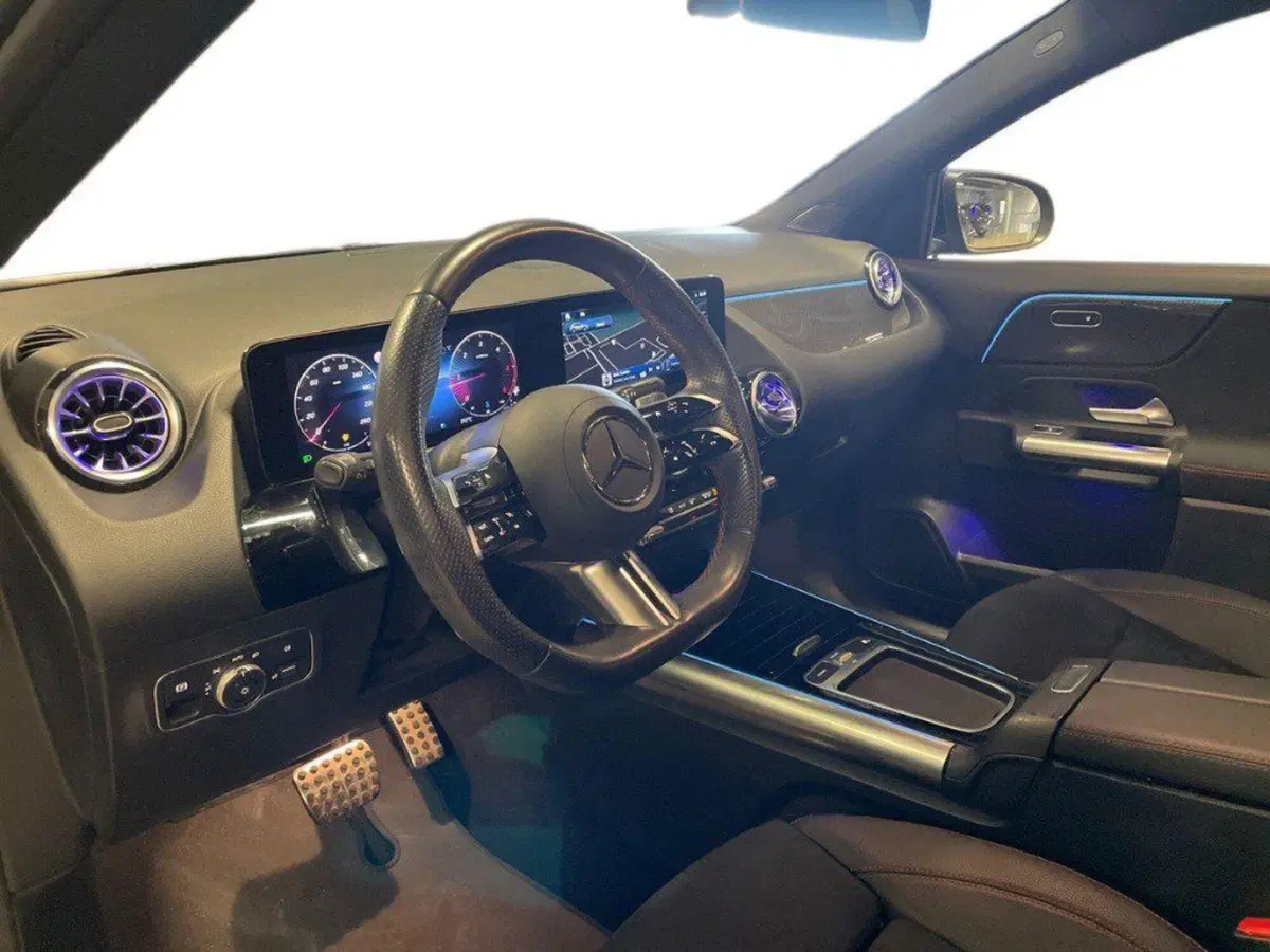 Mercedes-Benz GLA SUV usata a Rimini (16)