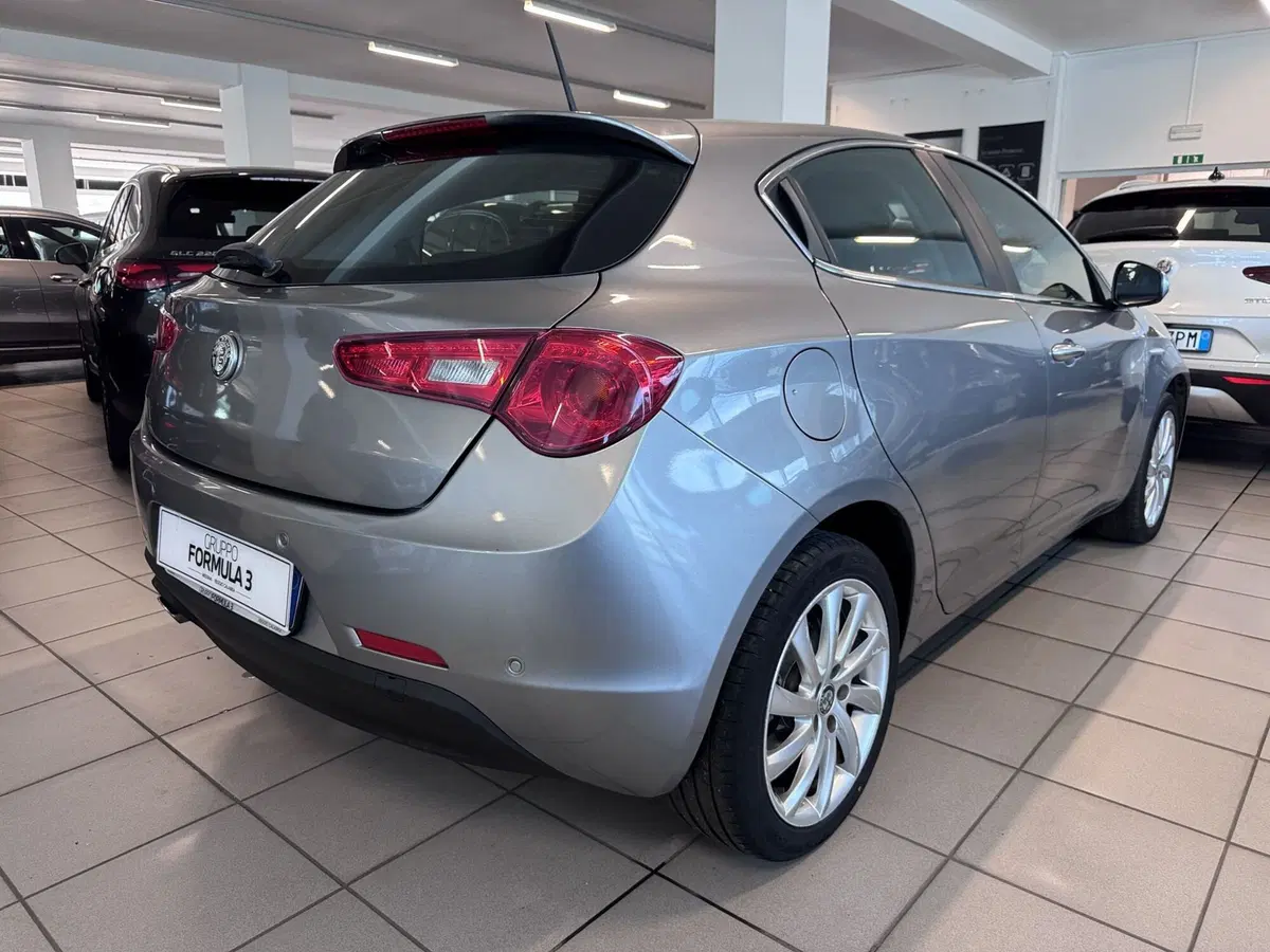 Alfa Romeo Giulietta usata a Messina (3)