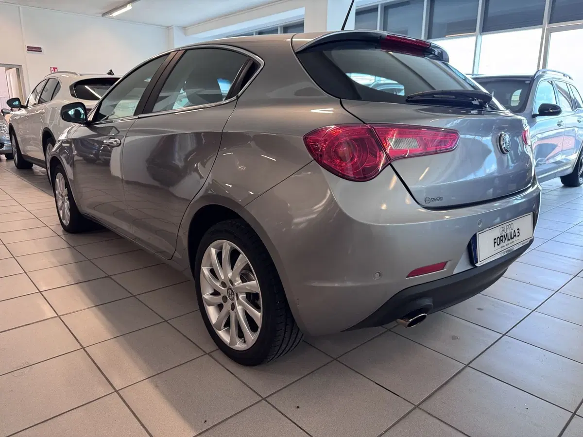 Alfa Romeo Giulietta usata a Messina (4)