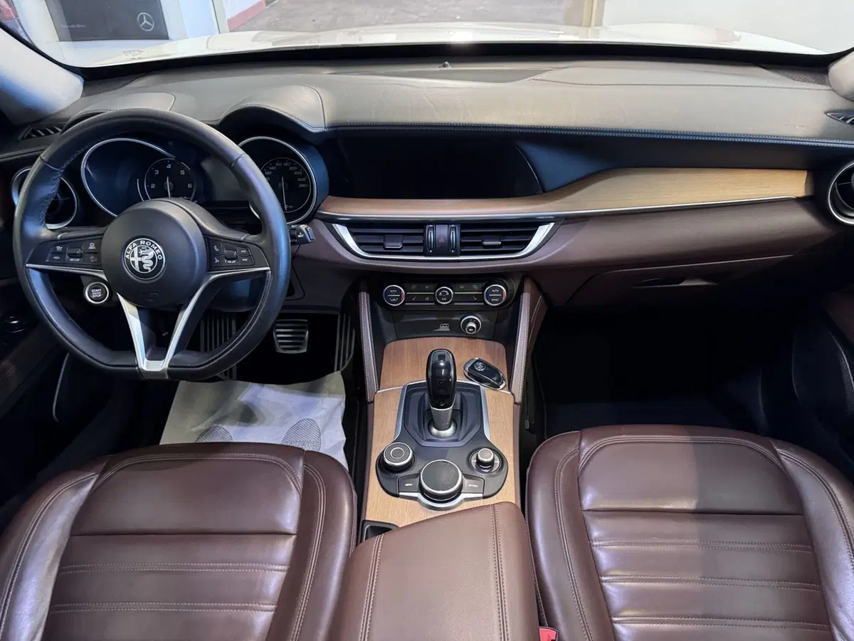Alfa Romeo Stelvio usata a Messina (11)